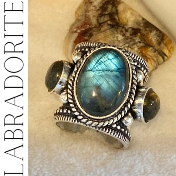 * Blue Flash * Labradorite Gemstone Chunky Handmade Shield Armor Ring - Picture 6 of 8